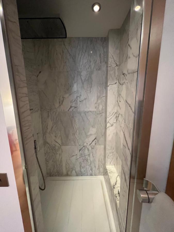 Raynouard Apartment Parigi